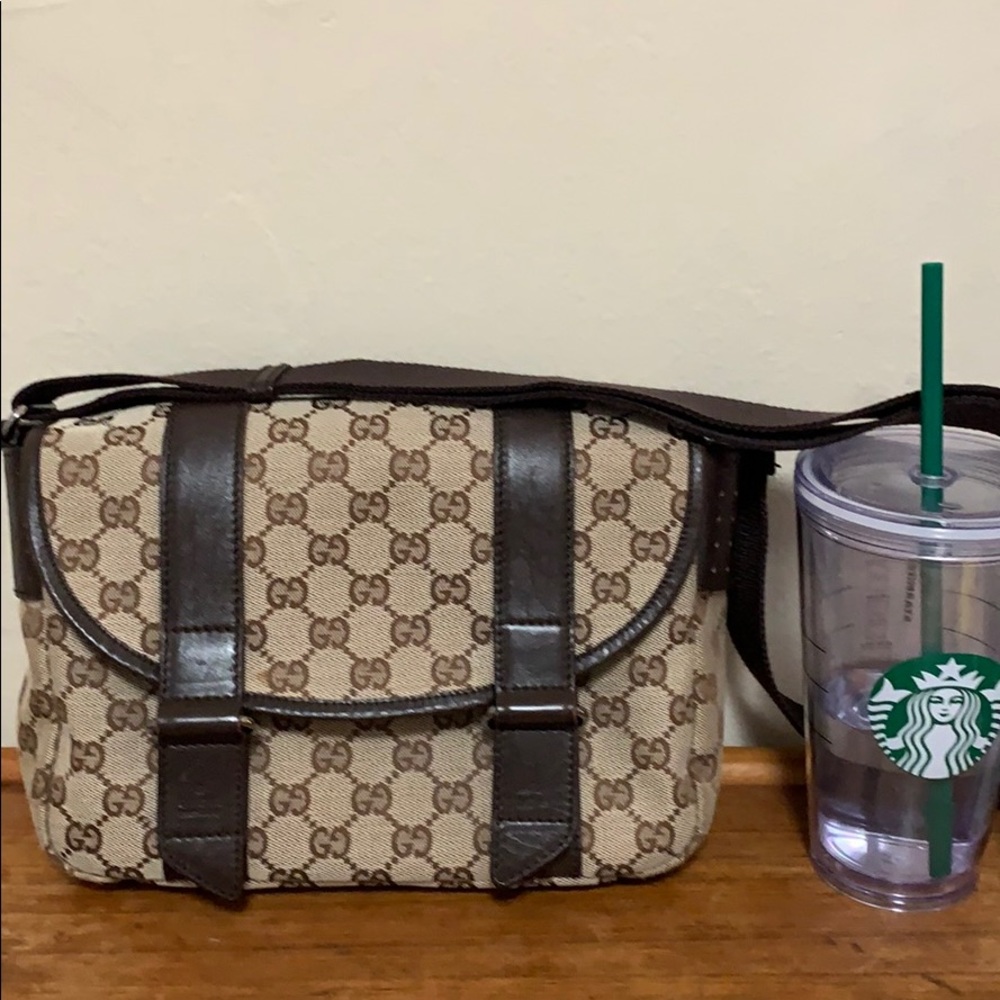 Gucci messenger with adjustable strap